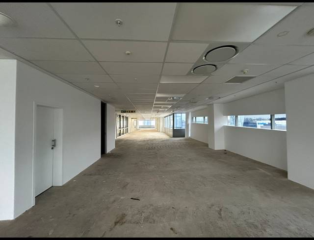 1,055M² OFFICE TO LET IN SANDTON CENTRAL